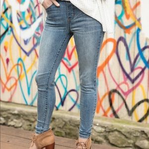 Grace and Lace Jeggings